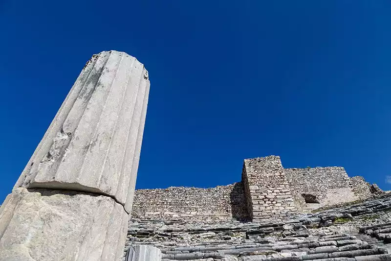 Aydin Miletos Antik Kenti Tiyatro Sutunu