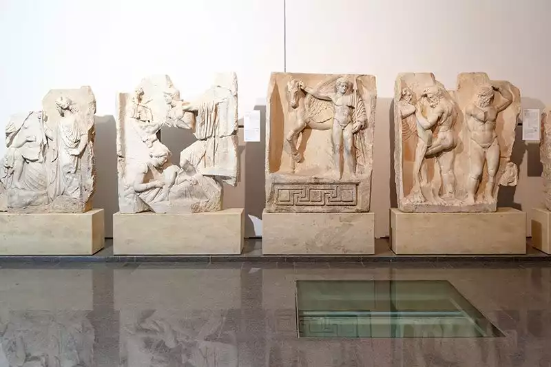 Aydin Afrodisias Antik Kenti Muzesi Sebasteion At Heykeli