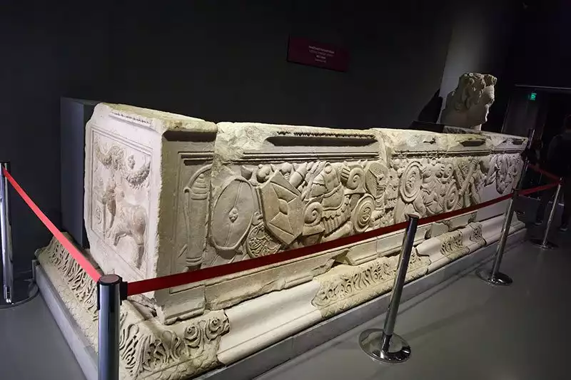 Izmir Efes Muzesi Domitianus Tapinagi Sunagi