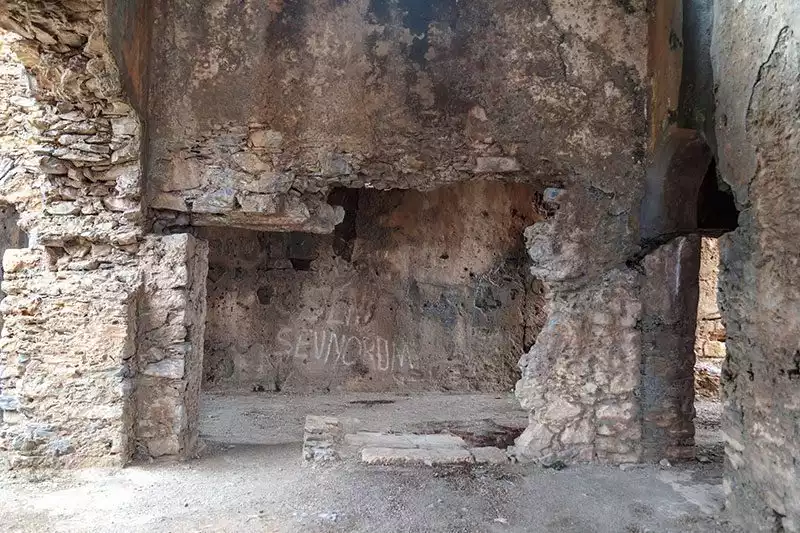 Mersin Anamur Anemurium Antik Kenti Kilise Vandallar
