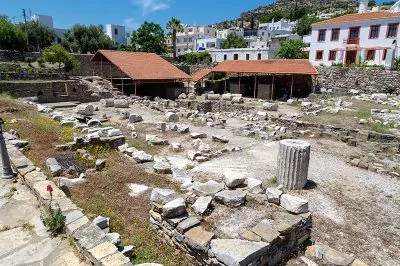 Halikarnas Mozolesi: Kral Mausolos'un Mezarı