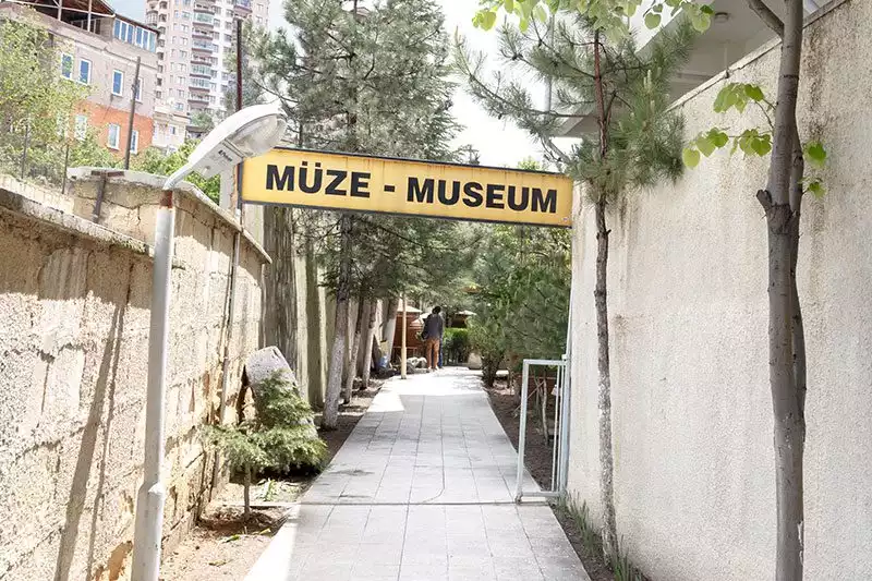 Nevsehir Muzesi Muze Girisi Tabelasi