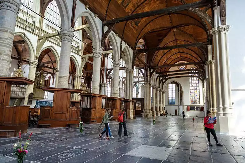 Amsterdam Qude Kerk Gezilecek Yerler