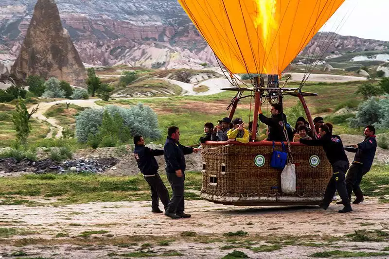 Kapadokya Balon Turu Balonun Inisi Gezi Sonu
