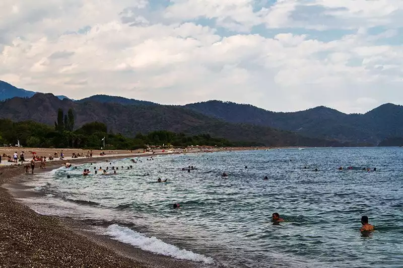 Olimpos Plaji Denize Giris