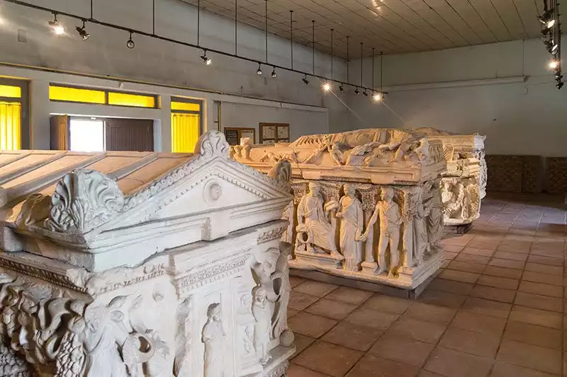 Konya Arkeoloji Muzesi Sidemara Tipi Lahitler