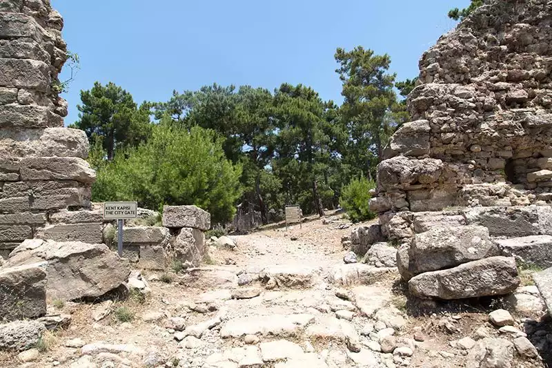 Antalya Lyrbe Seleukeia Antik Kenti Anitsal Kapi