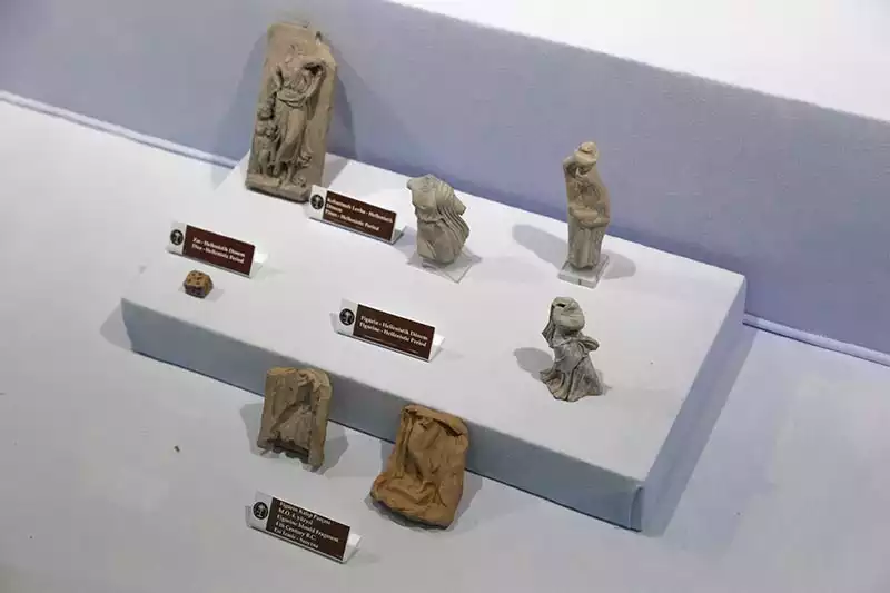Izmir Arkeoloji Muzesi Eserleri