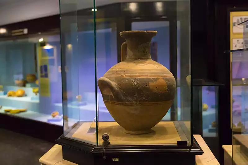 Izmir Arkeoloji Muzesi Seramik Eserler