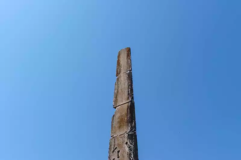 Iznik Dikilitas Obelisk Bestas
