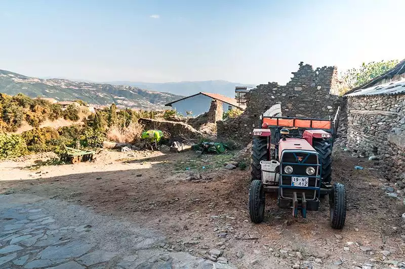 Birgi Odemis Gezi Notlari Traktor