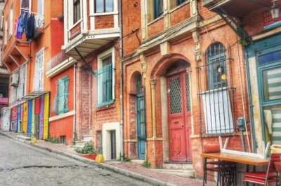 Balat Gezilecek Yerler: Renkli Evleri ve Sokakları Keşfetmek