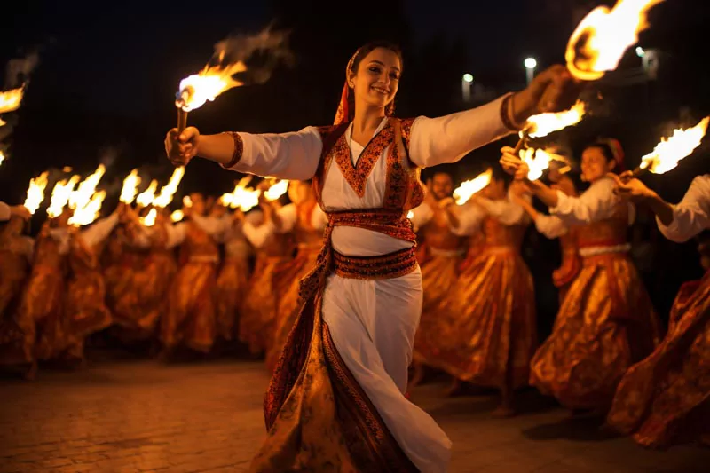 Turkiye Yoresel Danslari Oyunlari Cayda Cira